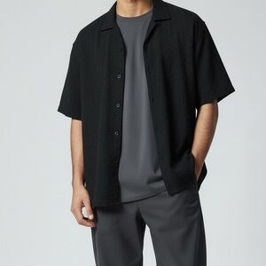 Old Navy Embroidered Short-Sleeve Camp Shirt in Black Jack Size Medium